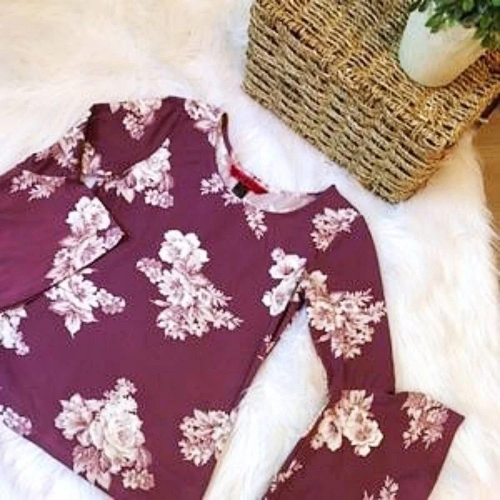 $10 CLEARANCE! Hot Kiss Mauve Velvet Rose Bell Sleeve Top - Picture 4 of 10